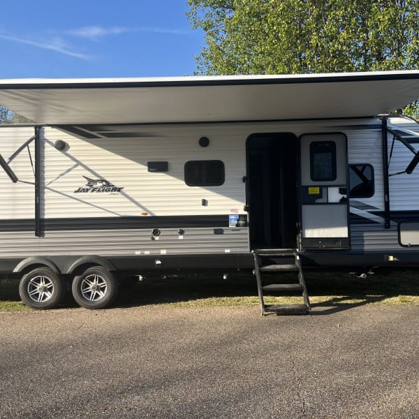 2022 Jayco Jay Flight Travel Trailer available for rent in Manchester, Tennessee