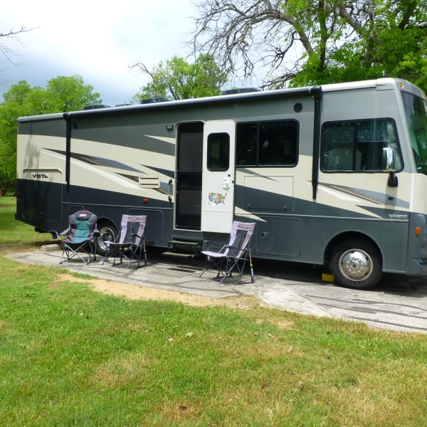 2020 Winnebago Vista Class A available for rent in Hickory Creek, Texas