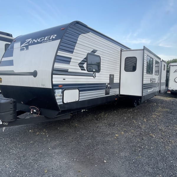 2023 Crossroads RV Zinger Travel Trailer available for rent in Frankford, Delaware
