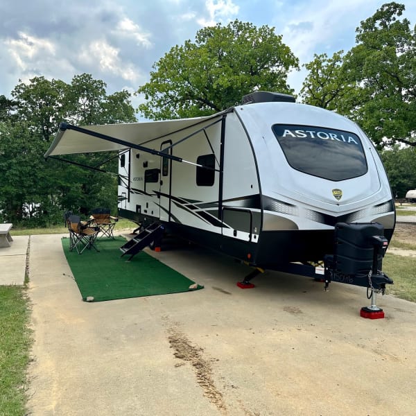 2023 Dutchmen Astoria Travel Trailer available for rent in Ardmore, Oklahoma
