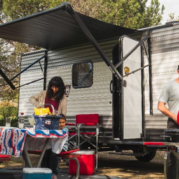 2020 Dutchmen Coleman Lantern LT Travel Trailer available for rent in Pueblo West, Colorado