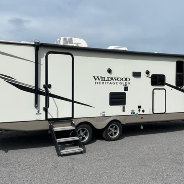 2022 Forest River Wildwood Heritage Glen HL Travel Trailer available for rent in Pueblo, Colorado