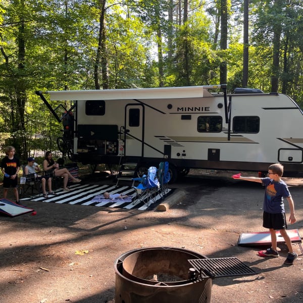 2022 Winnebago Minnie Travel Trailer available for rent in Siloam Springs, Arkansas