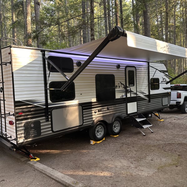 2023 Jayco Jay Flight Travel Trailer available for rent in Peoria, Arizona