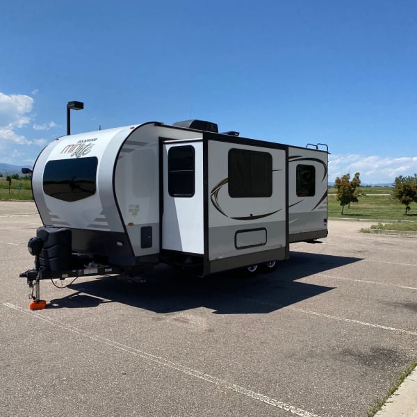2021 Forest River Rockwood Mini Lite 2506s Travel Trailer available for rent in Johnstown, Colorado