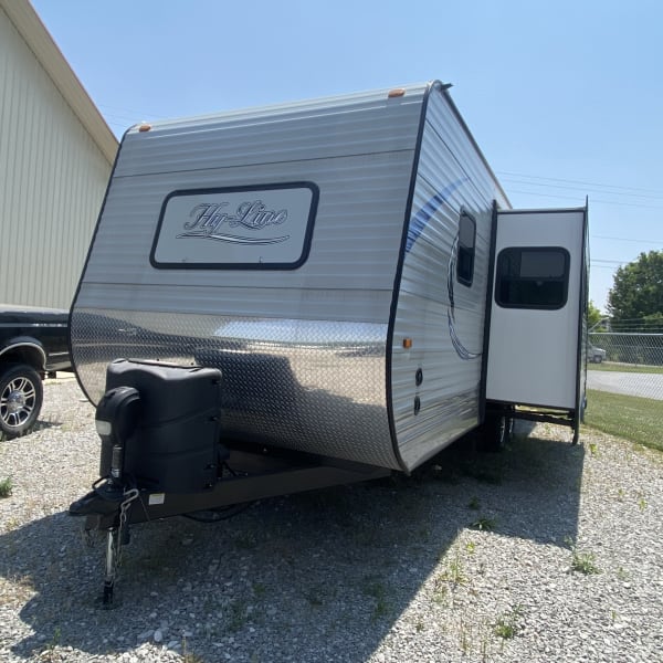 2022 Hy-Line 30HY Travel Trailer available for rent in Madisonville, Kentucky