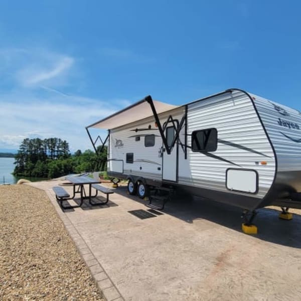 2017 Jayco Jay Flight SLX Travel Trailer available for rent in Sevierville, Tennessee
