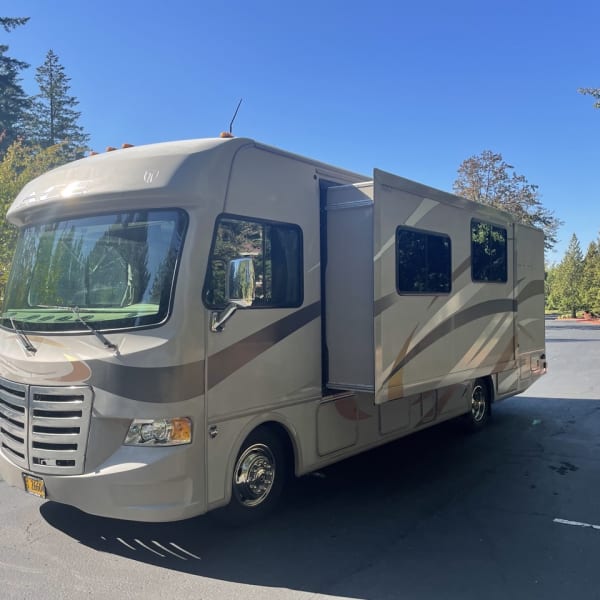 2014 Thor A.C.E. 30.1 EVO Class A available for rent in Lake Oswego, Oregon