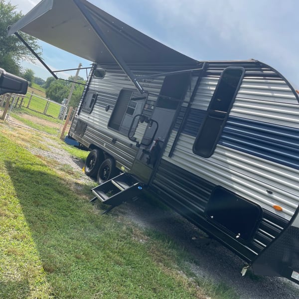 2022 Cherokee grey wolf mkse Travel Trailer available for rent in Carterville, Illinois
