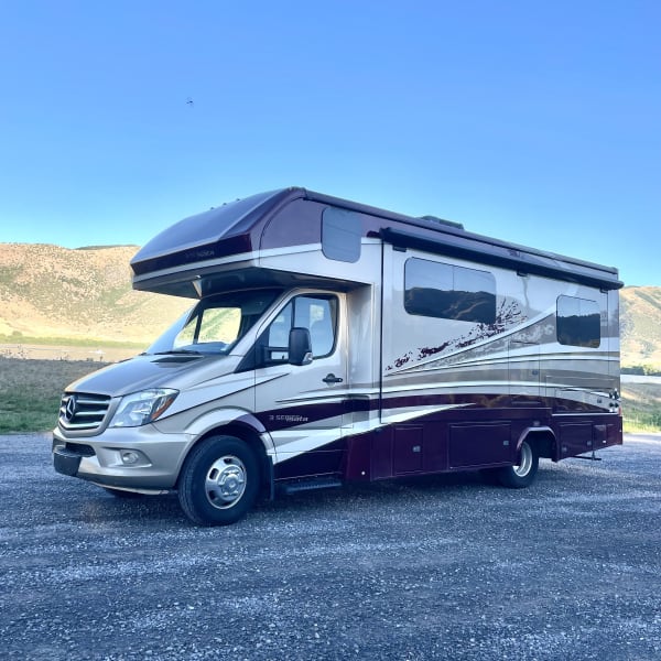 2018 Isata 3 Class C available for rent in Brigham City, Utah