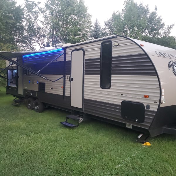 2017 Forest River Cherokee Grey Wolf Travel Trailer available for rent in East Bethel, Minnesota