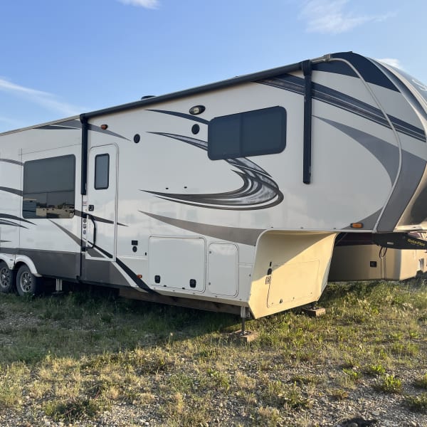 2020 Grand Design Solitude Fifth Wheel available for rent in Grande Prairie, Alberta
