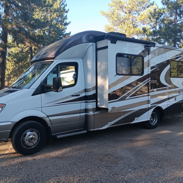 2013 Itasca Navion Class C available for rent in Bend, Oregon