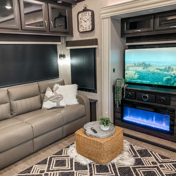 2023 Jayco North Point Fifth Wheel available for rent in Wildomar, California