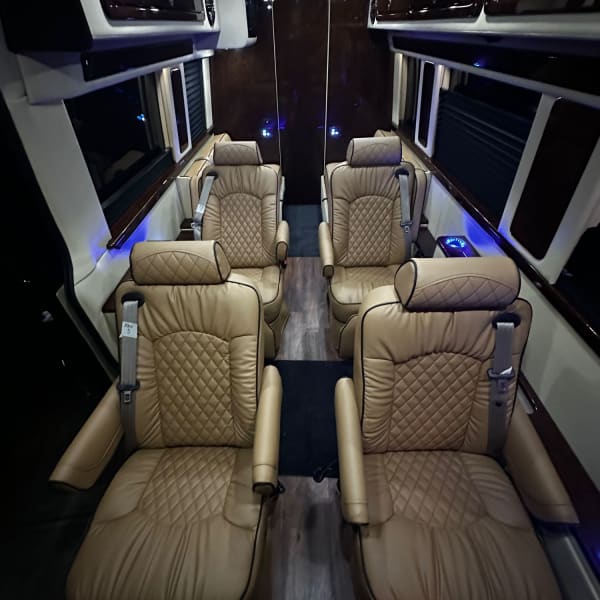 2017 Midwest Automotive Designs Midwest Automotive Designs Class B Class B available for rent in Cincinnati, Ohio