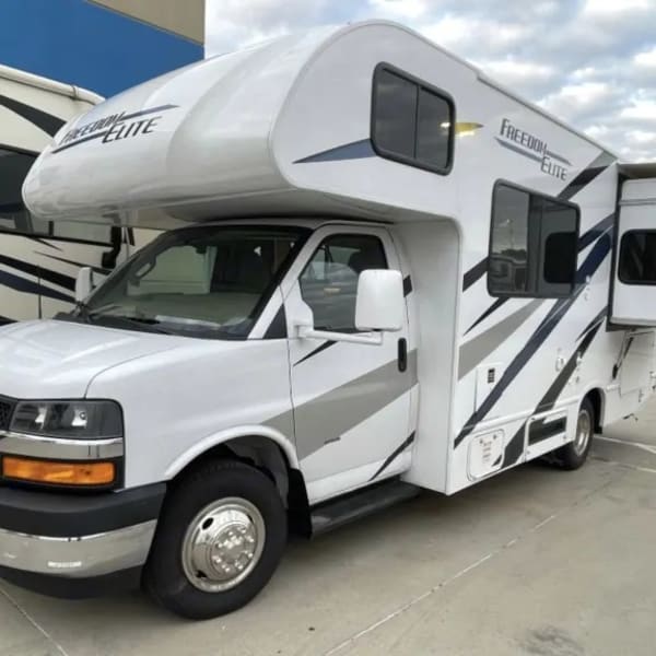 2023 Thor Freedom Elite Class C available for rent in Rhome, Texas