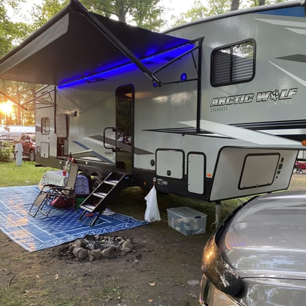 2021 Forest River Cherokee Arctic Wolf Fifth Wheel available for rent in Wilson, Michigan