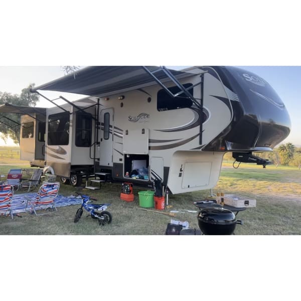 2015 Grand Design Solitude Fifth Wheel available for rent in Lancaster, California