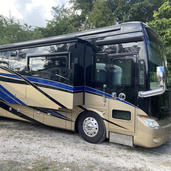 2017 Tiffin Motorhomes Allegro Bus Class A available for rent in Columbus, Ohio