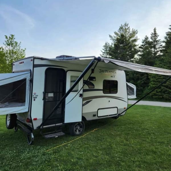 2015 Jayco Jay Feather Ultra Lite SLX Travel Trailer available for rent in Woodstock, Ontario