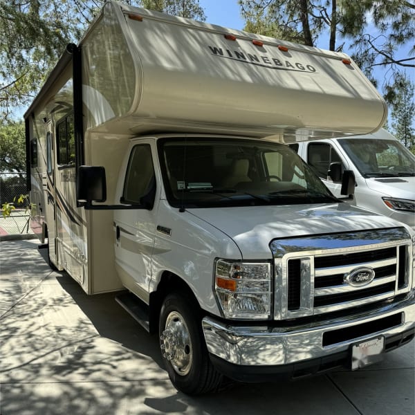 2018 Winnebago Minnie Winnie Class C available for rent in Pasadena, California