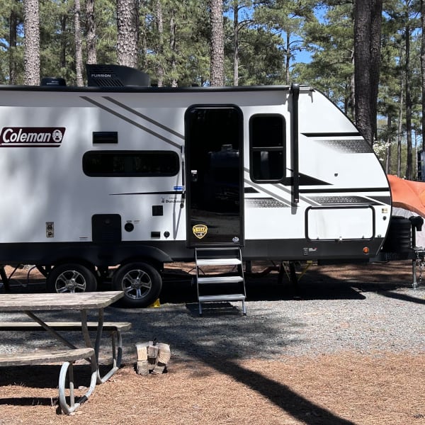 2024 4YDTCMH25RJ935536 1805RB Travel Trailer available for rent in Charlotte, North Carolina