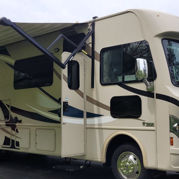 2017 Thor A.C.E. Class A available for rent in Richmond, Illinois