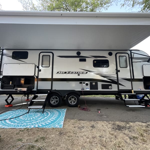 2022 Jayco Jay Feather Travel Trailer available for rent in Oakley, California