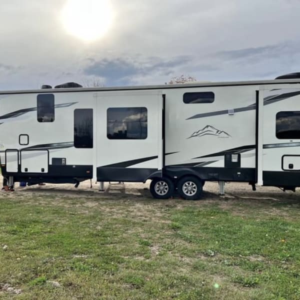2021 Heartland RVs Big Country Fifth Wheel available for rent in Drummond, Michigan