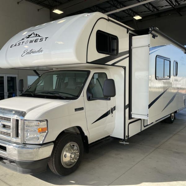 2024 EastWest Entrada Class C available for rent in Middletown, Ohio