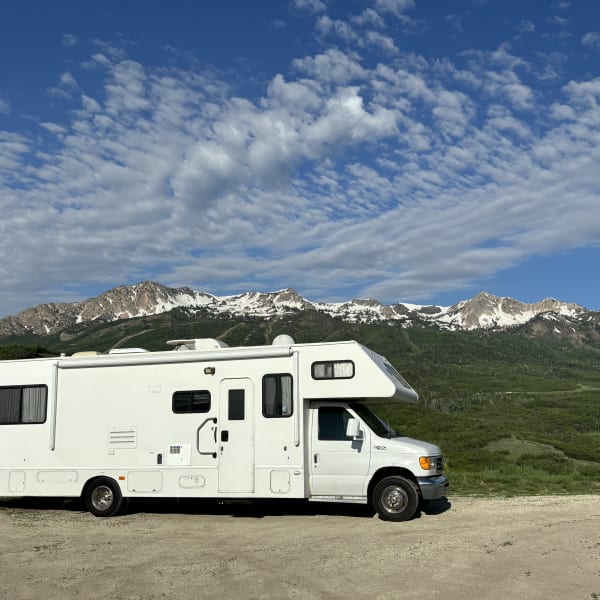 2005 Four Winds Majestic Class C available for rent in Murray, Utah
