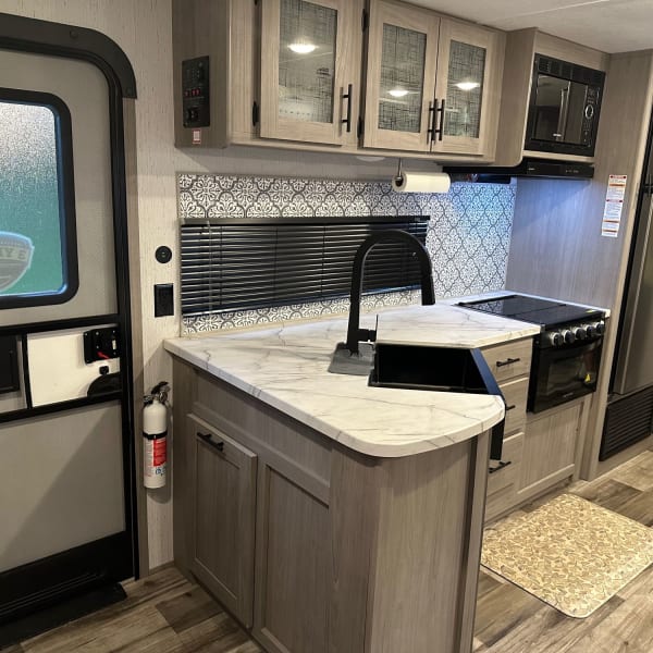 2022 Dutchmen Coleman Lantern Travel Trailer available for rent in Lincoln, Nebraska