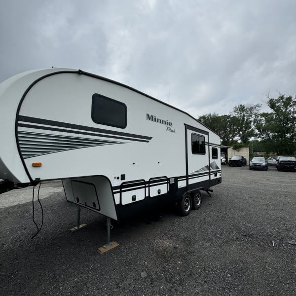 2019 Minnie Minnie Plus Fifth Wheel available for rent in Johnston, Rhode Island