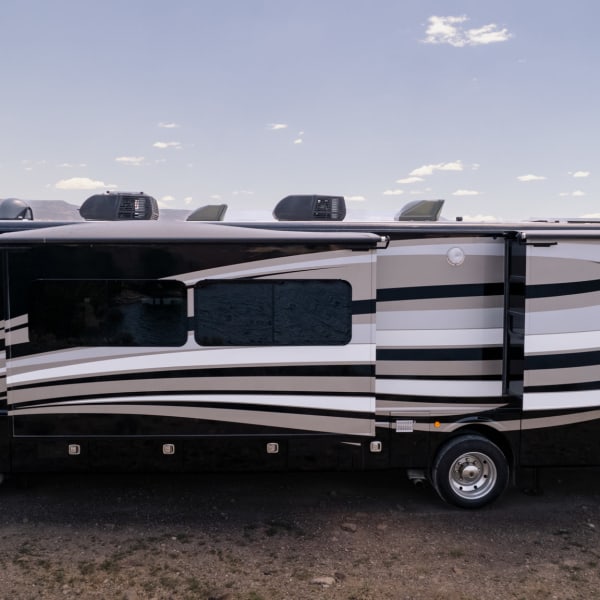 2017 Bounder Bounder Motorhome Class A available for rent in Taylorsville, Utah