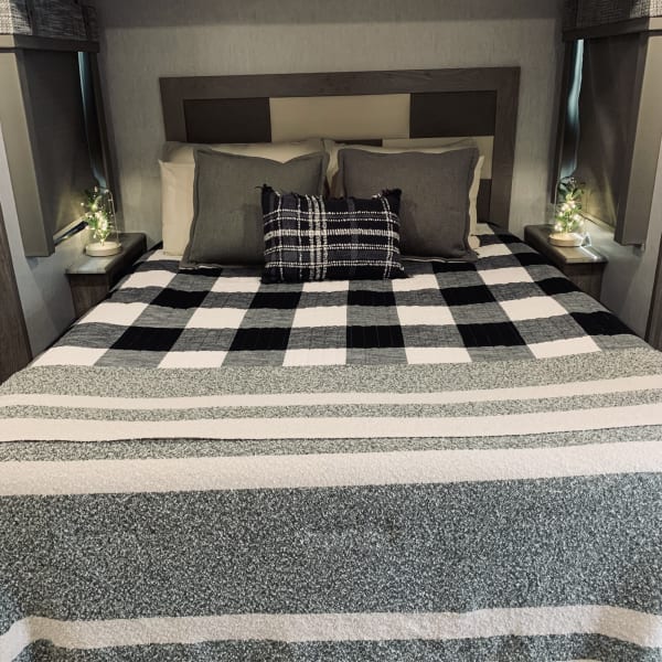 2022 Forest River Wildwood Heritage Glen Travel Trailer available for rent in Hurricane, Utah