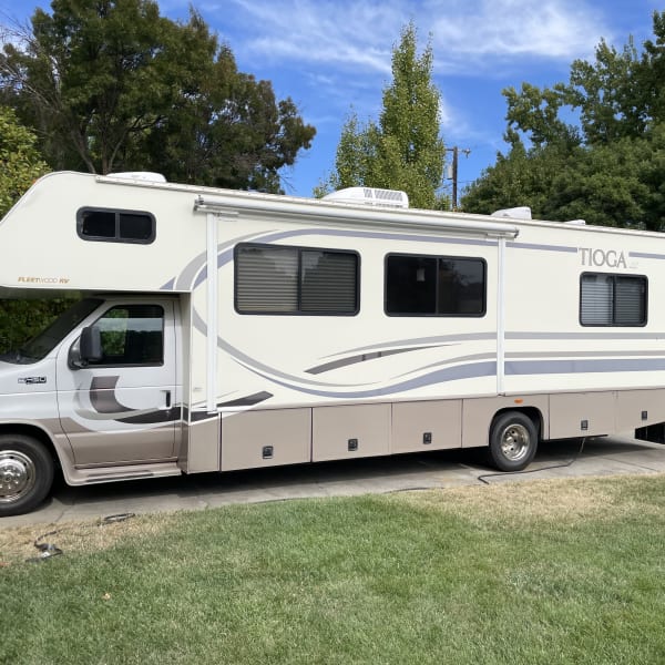 2000 Tioga Tioga Motorhome Class C available for rent in Memphis, Tennessee