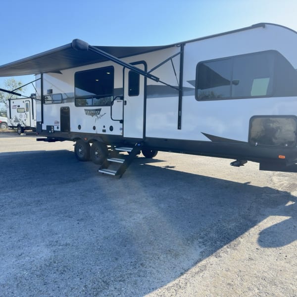 2024 Forest River Wildwood Platinum Travel Trailer available for rent in San Antonio, Texas