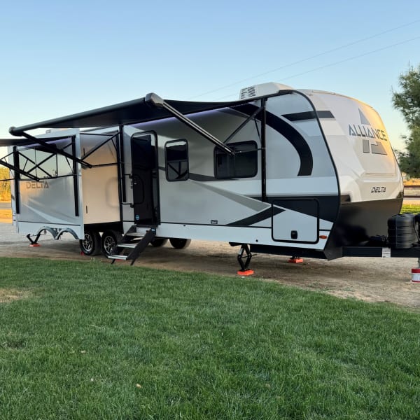 2025 Alliance Delta 321 bh Travel Trailer available for rent in Taft, California