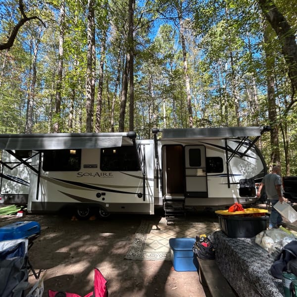 2018 Palomino Solaire Travel Trailer available for rent in Mooresville, North Carolina