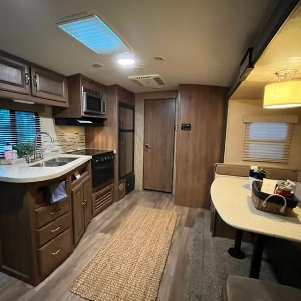 2016 Cruiser RV Fun Finder Xtreme Lite Travel Trailer available for rent in Eustis, Florida