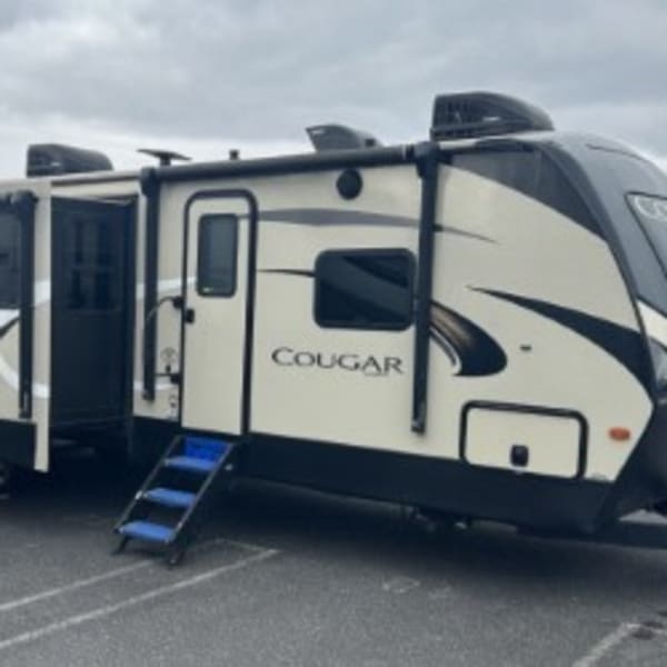 2019 Keystone RV Cougar Travel Trailer available for rent in Myrtle Beach, South Carolina