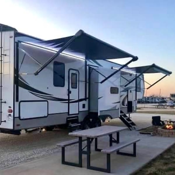 2021 Keystone Cougar Fifth Wheel available for rent in Salinas, California