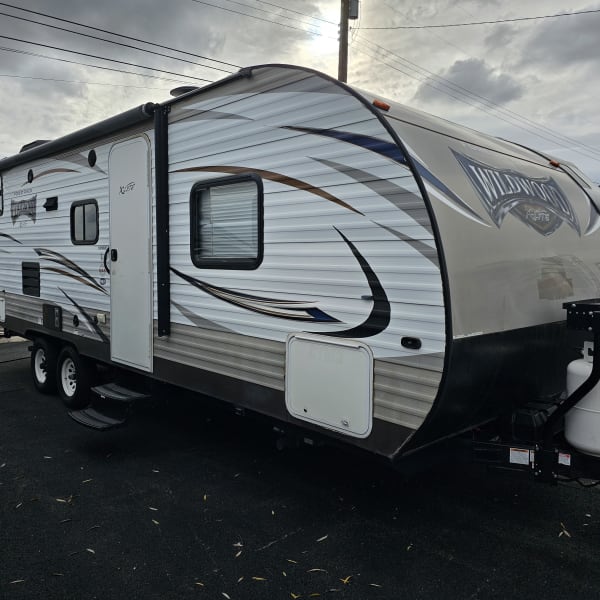 2018 Forest River Wildwood X-Lite Travel Trailer available for rent in North Highlands, California