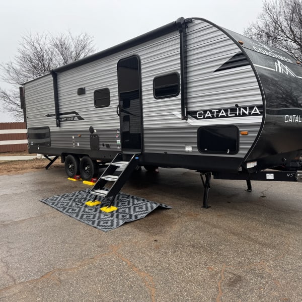 2025 Coachmen Catalina Summit Series 8 261BHS Travel Trailer available for rent in Tuttle, Oklahoma