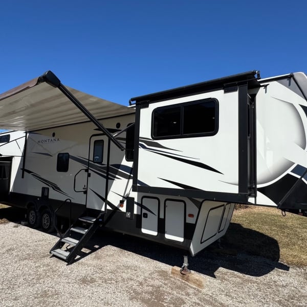 2021 Keystone RV Montana High Country Fifth Wheel available for rent in Raymond, Ohio