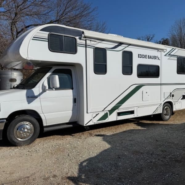 2025 Thor Eddie Bauer 28EB Class C available for rent in Shawnee, Oklahoma