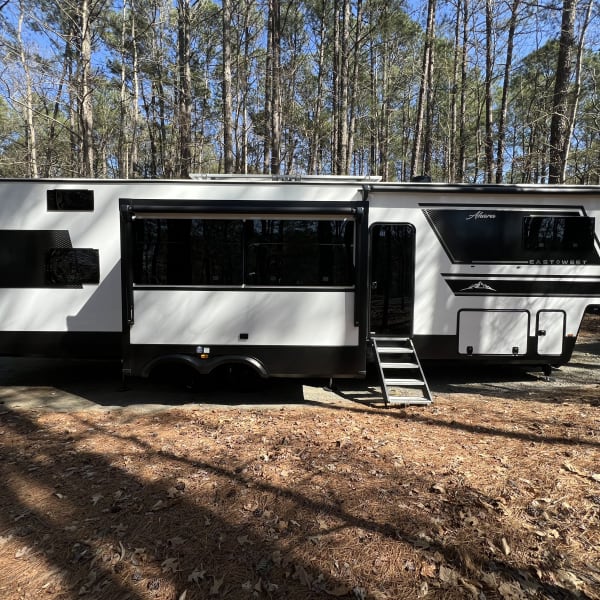 2025 Forest River East to West Ahara 390DS Fifth Wheel available for rent in Fuquay Varina, North Carolina