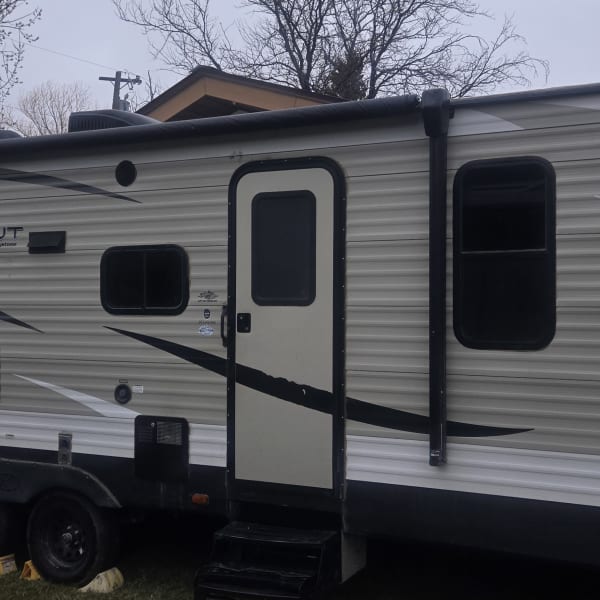 2018 Keystone RV Hideout LHS Travel Trailer available for rent in Great Falls, Montana