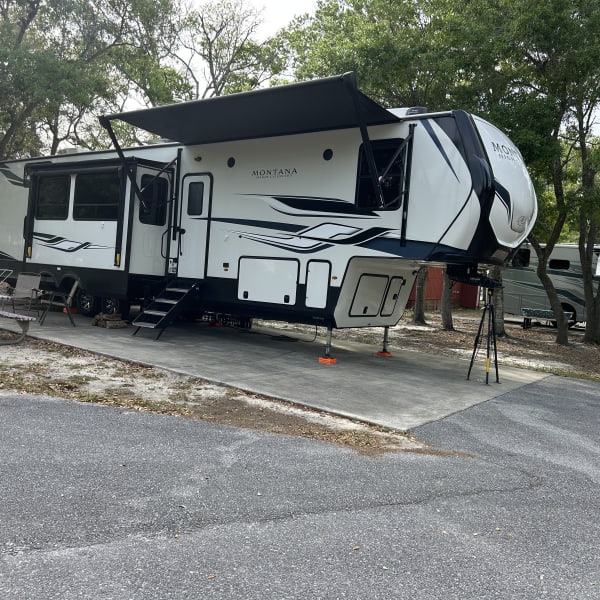 2023 Keystone RV Montana High Country Fifth Wheel available for rent in Pensacola, Florida
