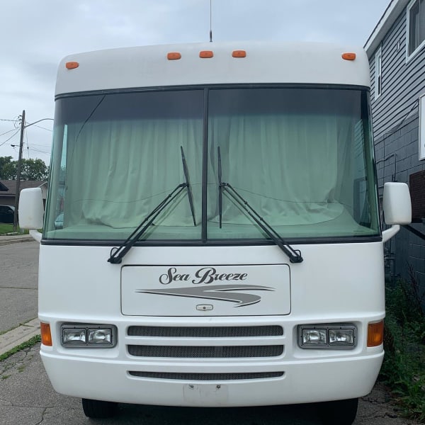 2005 Ford DWR Class C available for rent in Brantford, Ontario